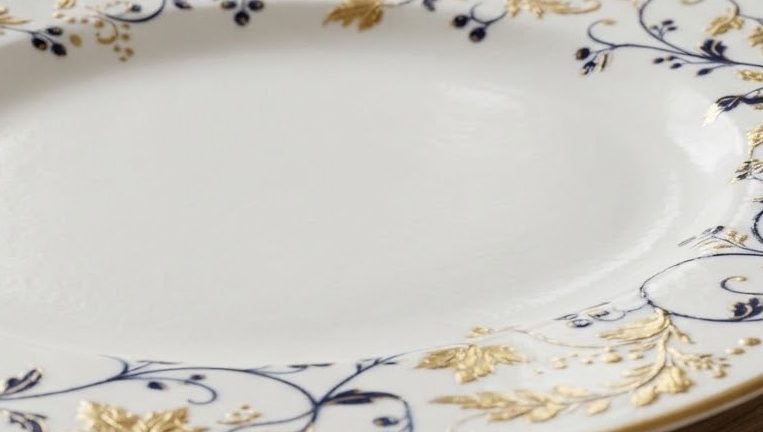 Golden Ivy Platter — detail view